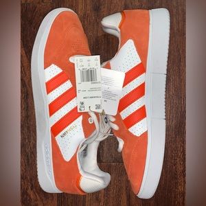 Adidas Tyshawn low size 10.5